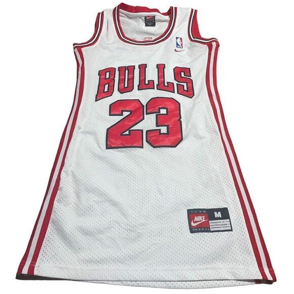 Michael Jordan Chicago Bulls Jersey 23 Nike Medium Great Condition Embroidered - Picture 1 of 6
